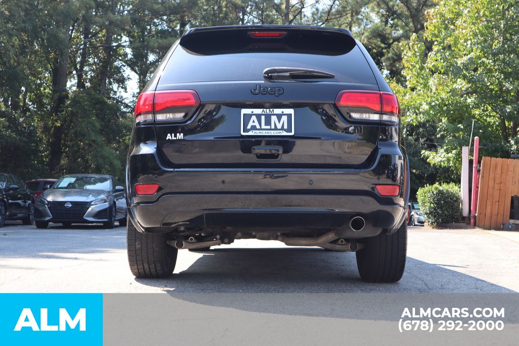 2018 Jeep Grand Cherokee Altitude photo 3