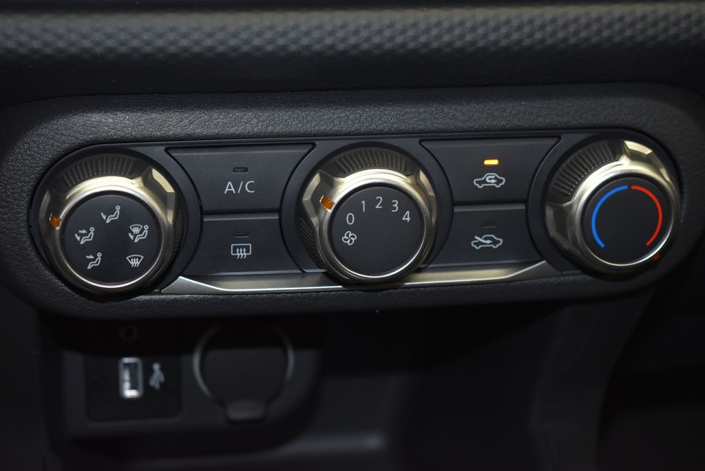 Thumbnail: 2025 Nissan Kicks - 20