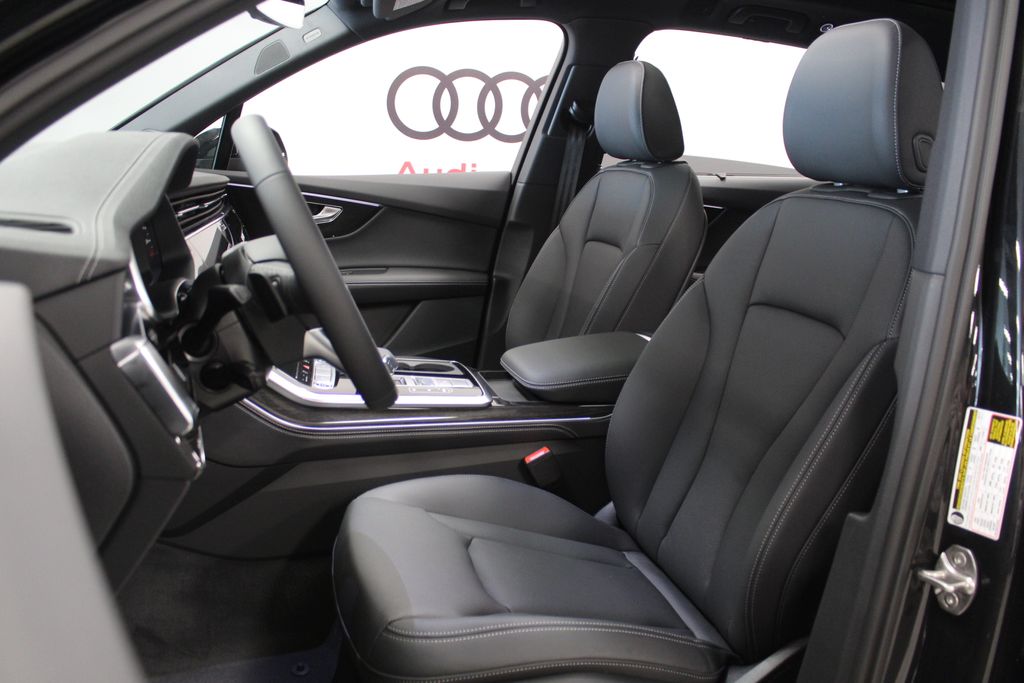 Thumbnail: 2026 Audi Q7 - 12