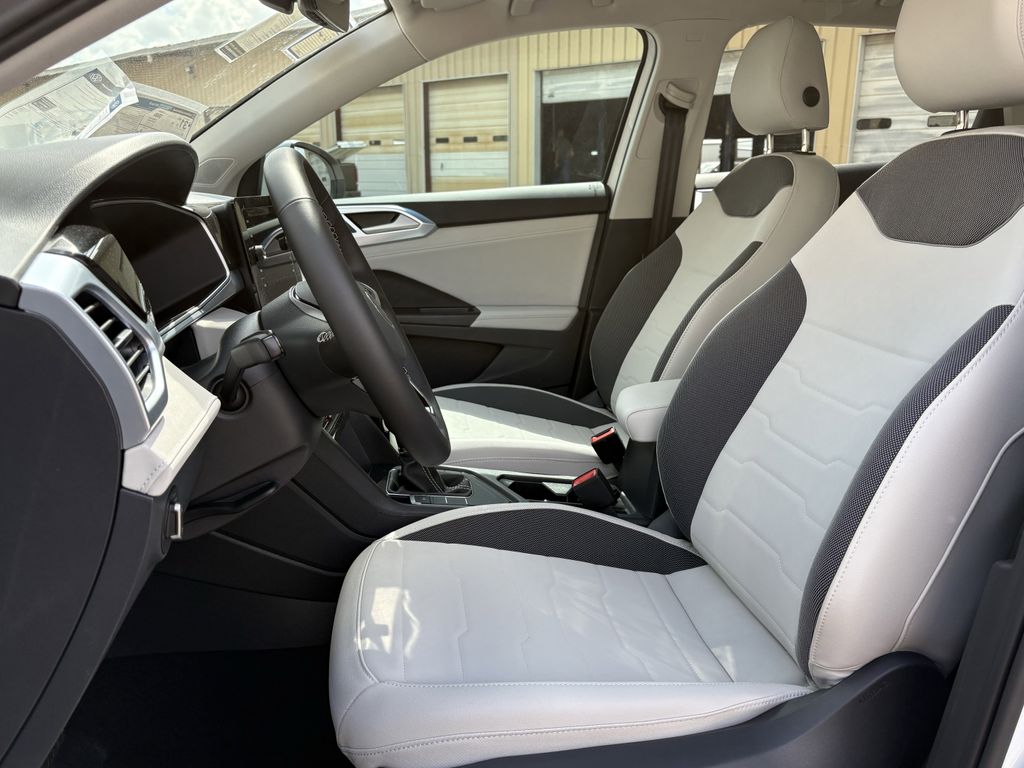 New 2026 White Volkswagen 1.5T SE image 12
