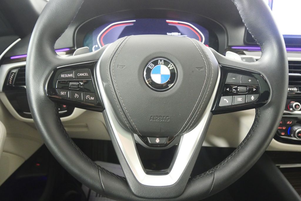 Thumbnail: 2023 BMW 5 Series - 16