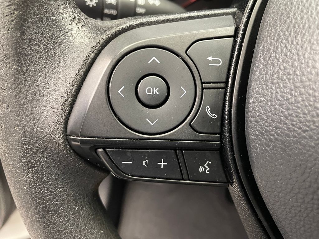 2020 Toyota RAV4 XLE 22
