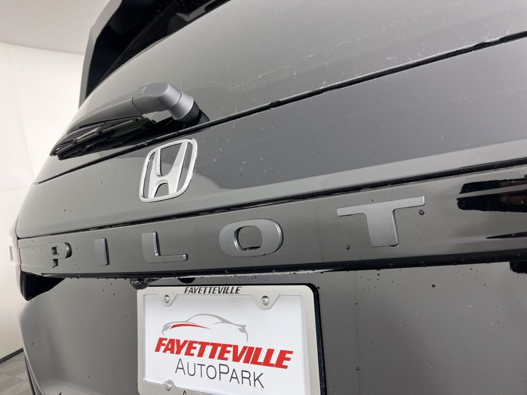 Thumbnail: 2025 Honda Pilot - 21