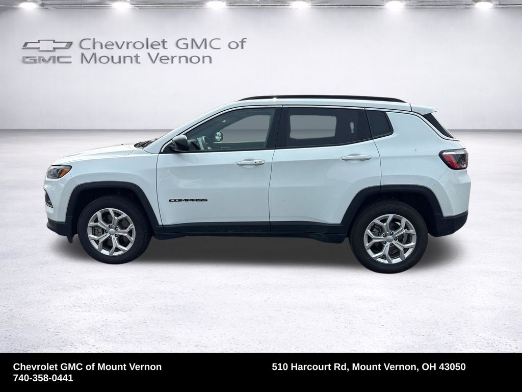 2024 Jeep Compass Latitude - Image 2