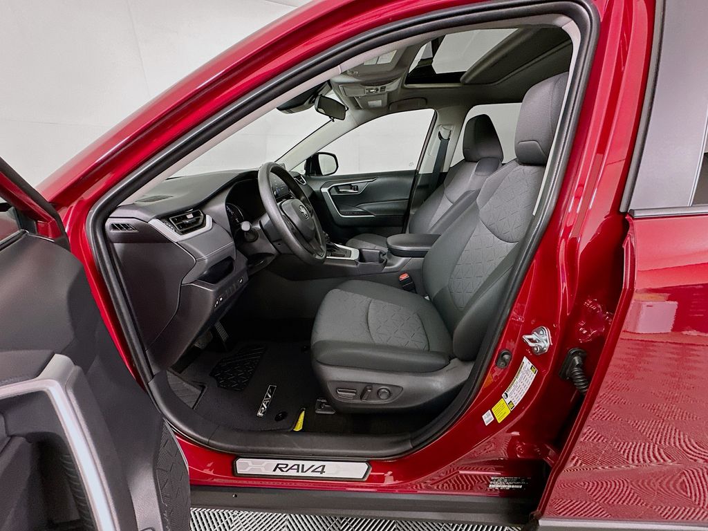 Thumbnail: 2025 Toyota RAV4 - 20