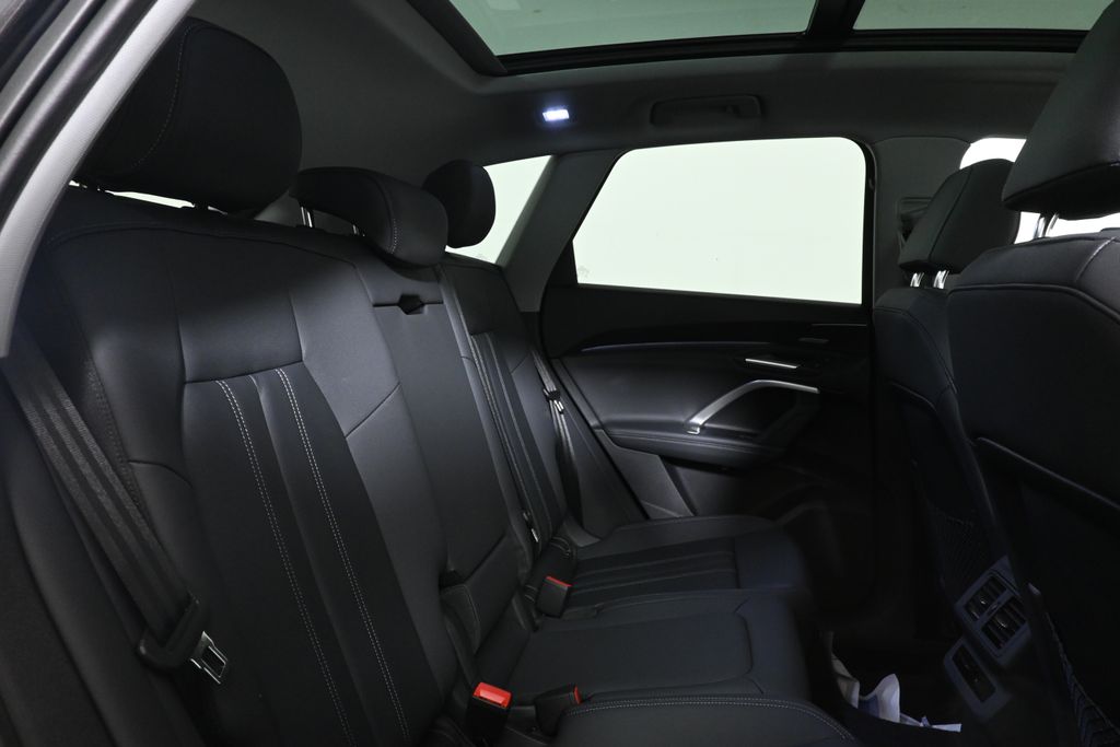 Thumbnail: 2026 Audi Q5 - 30