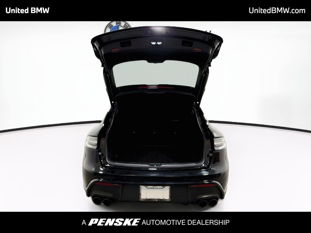 Thumbnail: 2024 Porsche Macan - 14