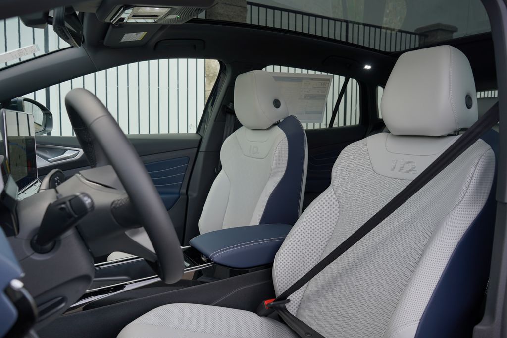 2025 Volkswagen ID.4 Pro S 7