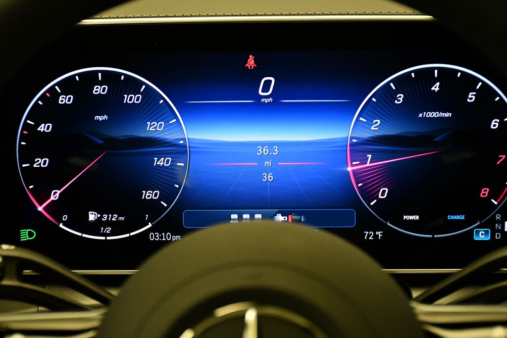 2025 Mercedes-Benz GLC 300 25