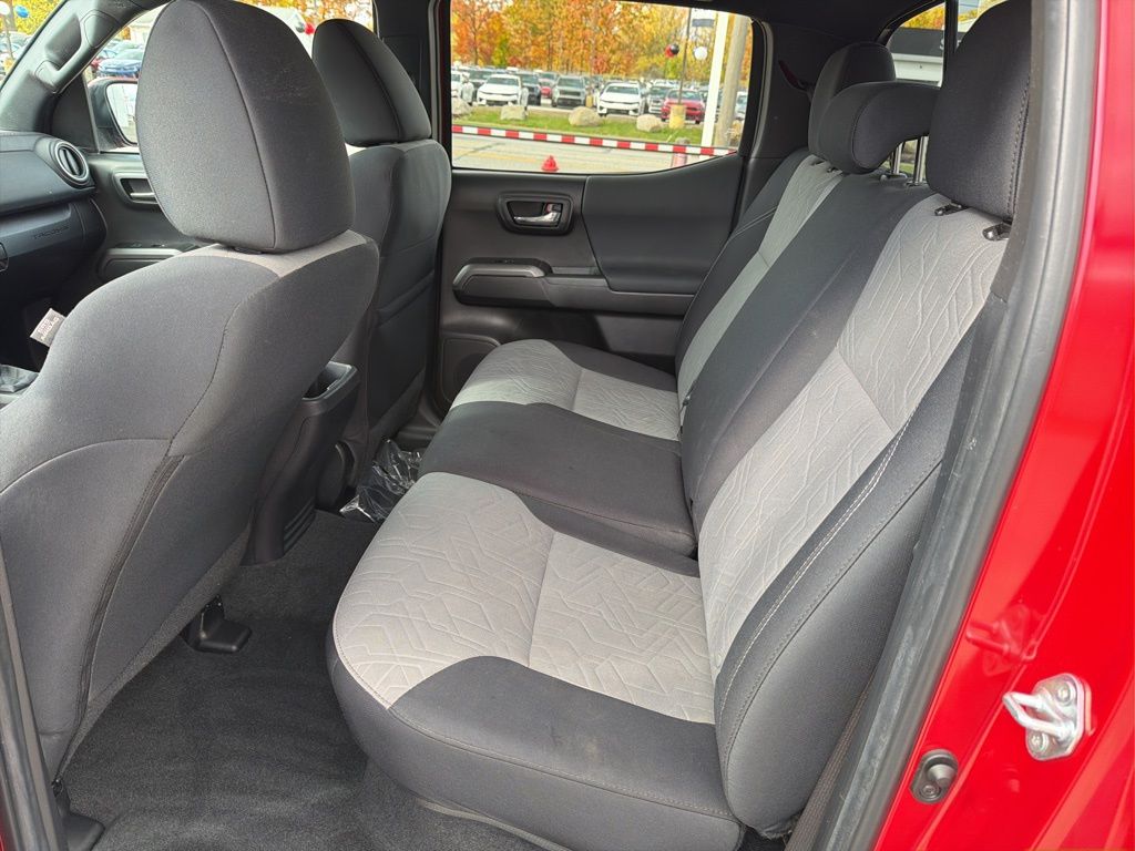 Thumbnail: 2022 Toyota Tacoma - 18