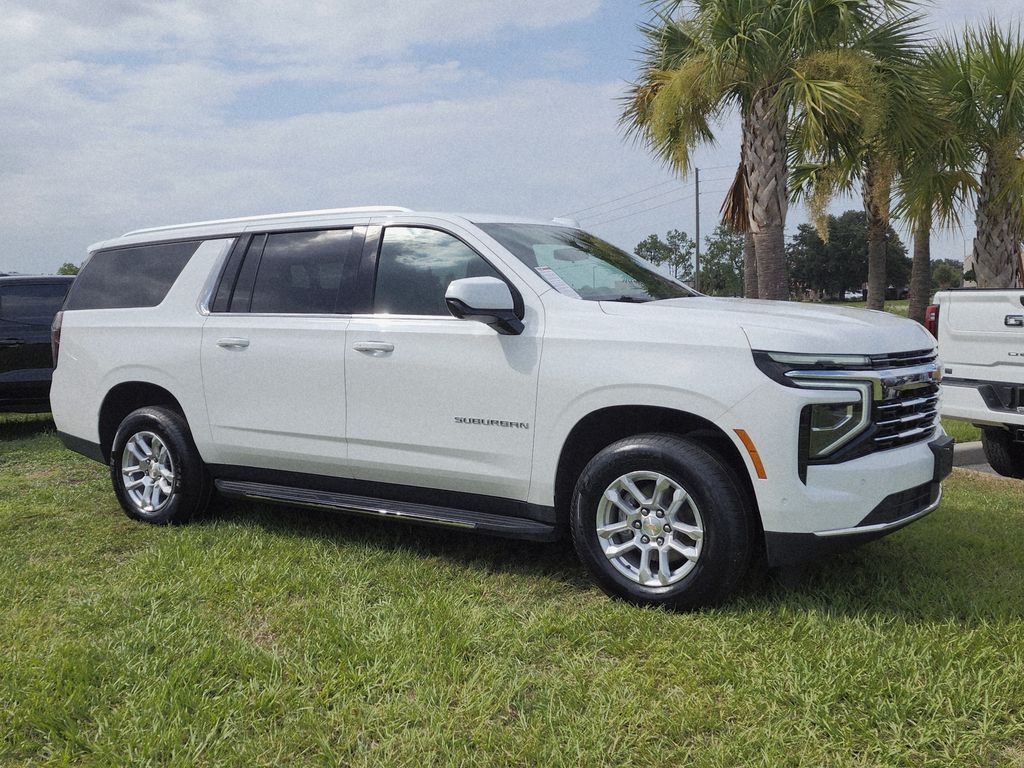  2025 Chevrolet Suburban LT 4WD   