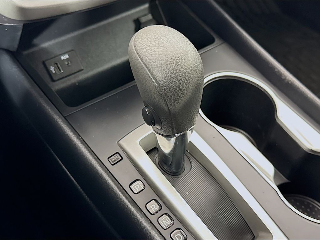 Thumbnail: 2017 Nissan Altima - 16