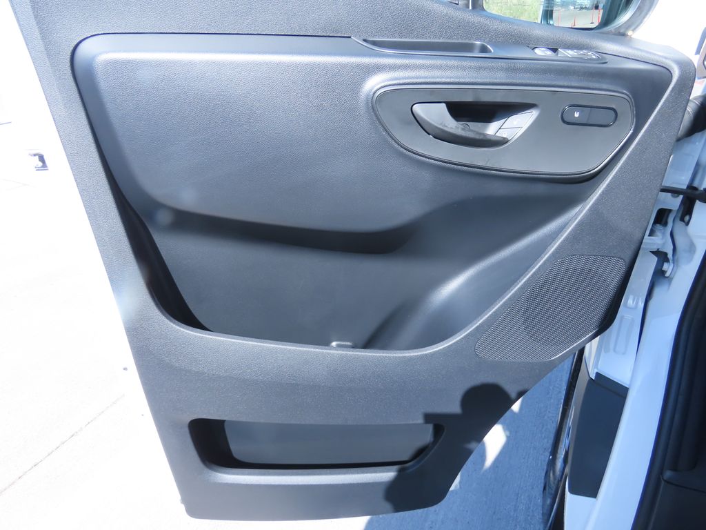 Thumbnail: 2025 Mercedes-Benz Sprinter - 22