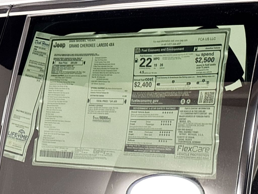 2025 Jeep Grand Cherokee Laredo