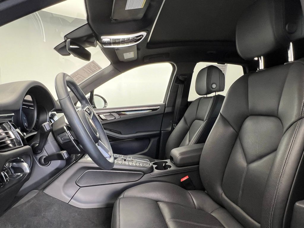 Thumbnail: 2020 Porsche Macan - 5