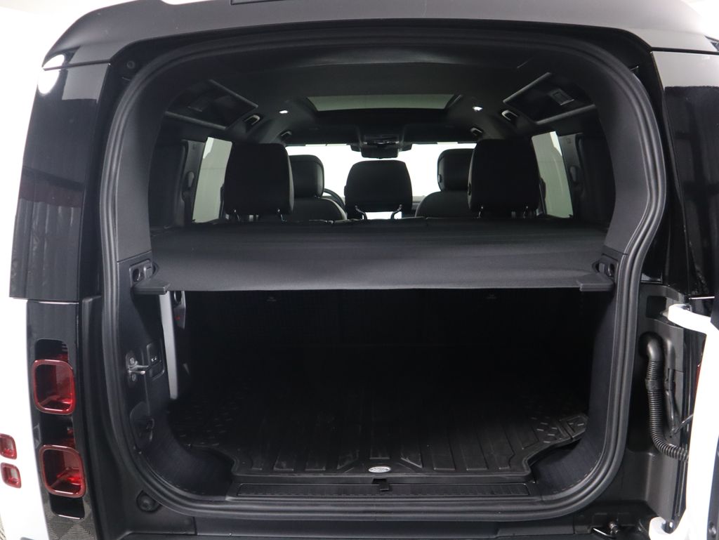 Thumbnail: 2025 Land Rover Defender - 30