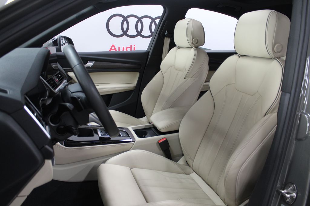 Thumbnail: 2025 Audi Q5 - 10