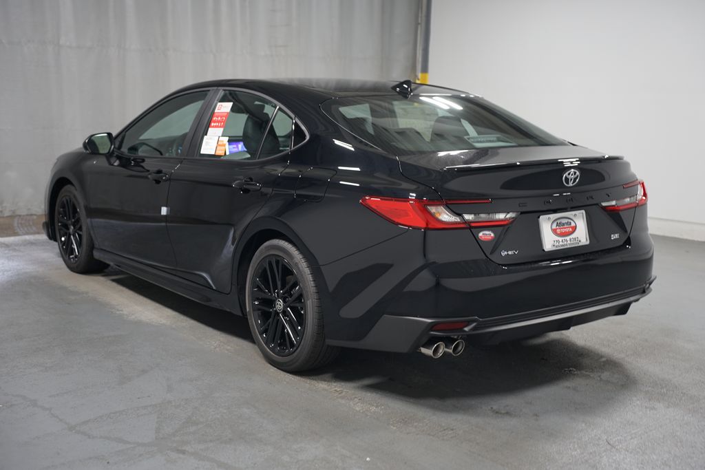 2025 Toyota Camry SE 6