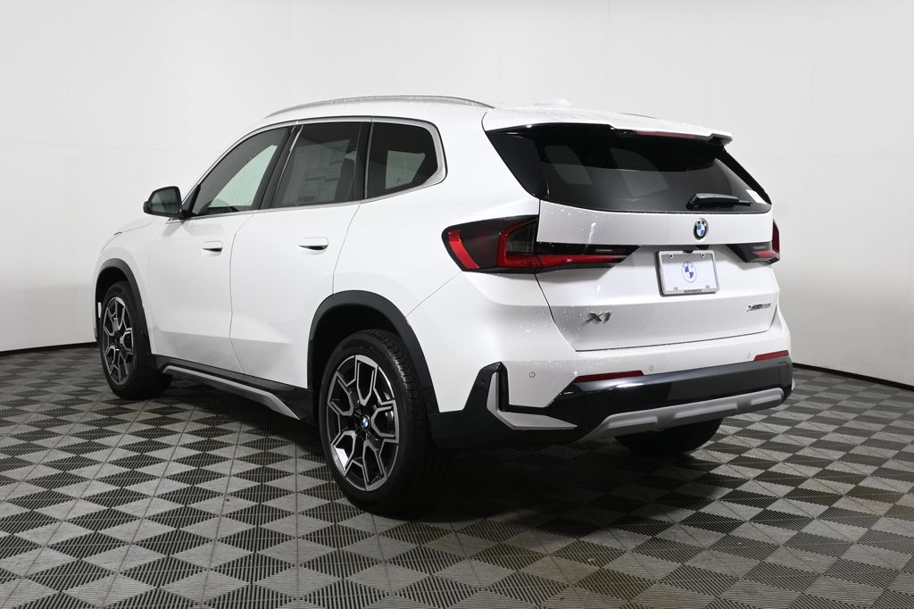 Thumbnail: 2027 BMW X1 - 5