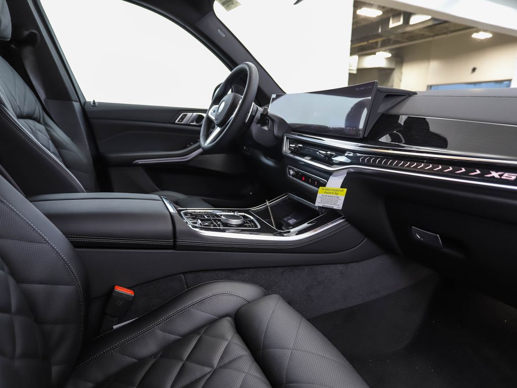 Thumbnail: 2026 BMW X5 - 30