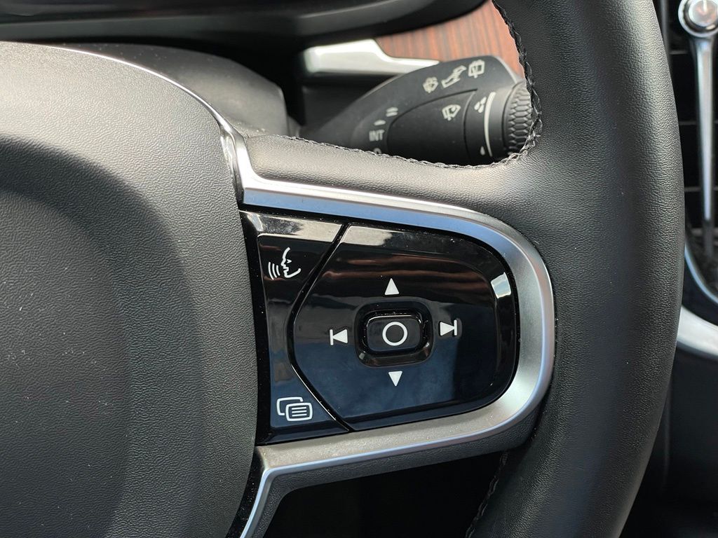 Thumbnail: 2025 Volvo S60 - 14