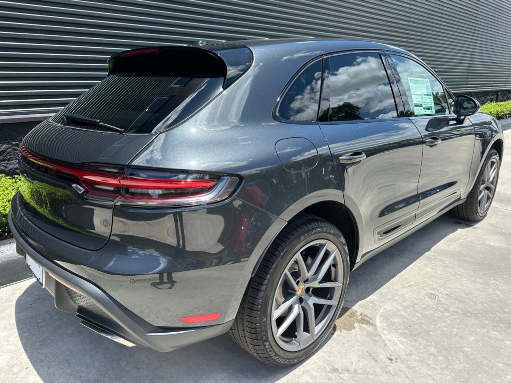 Thumbnail: 2026 Porsche Macan - 9