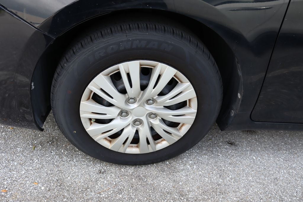 Thumbnail: 2014 Toyota Camry - 4