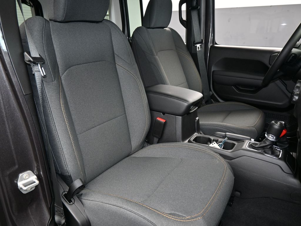 New 2026 Granite Crystal Metallic Clearcoat Jeep Sport image 35