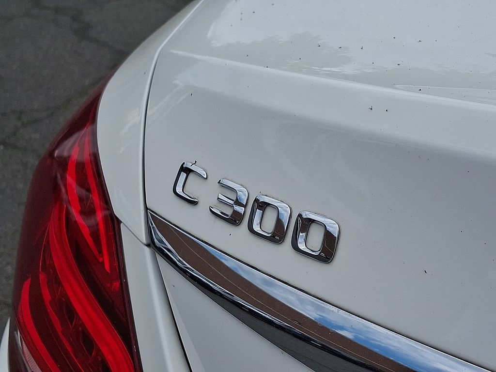 Thumbnail: 2015 Mercedes-Benz C-Class - 29