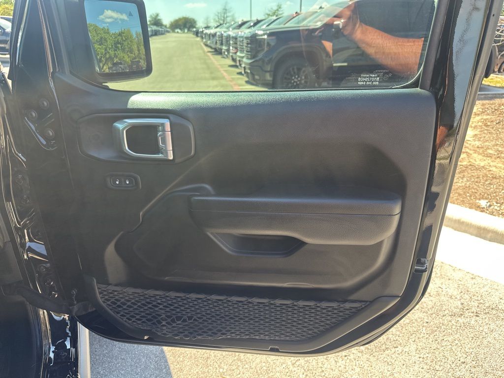 Used Car 2022 Jeep Gladiator  For Sale Under $30,000 In Austin, Texas