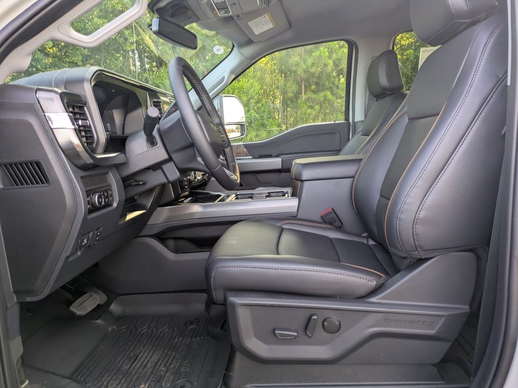2026 Ford F-350 Super Duty LARIAT