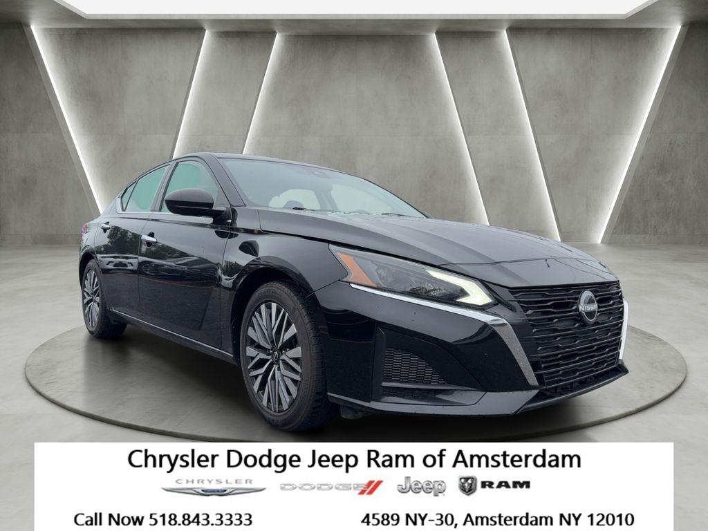 Super Black Clearcoat 2024 Nissan Altima Sedan Front-Wheel Drive Continuously Variable Transmission