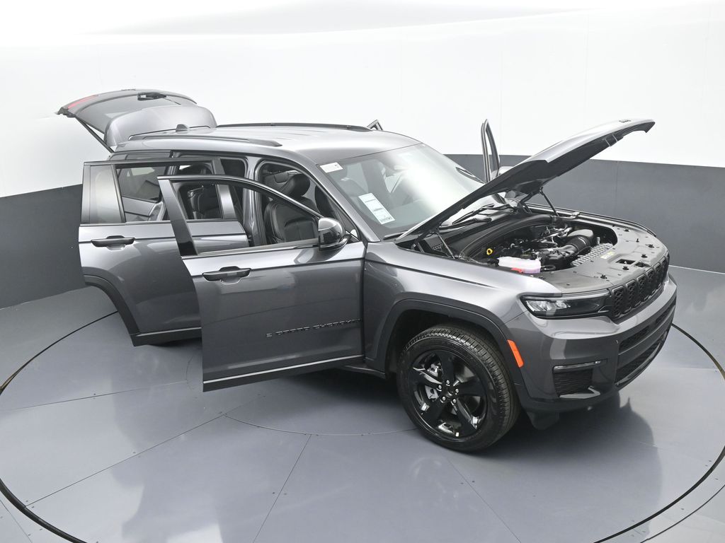 Used 2025 Baltic Gray Metallic Clearcoat Jeep Limited image 40