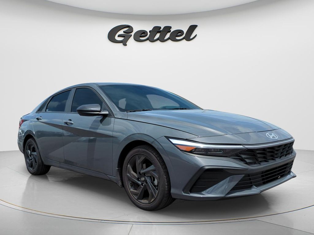 Used 2026 Gray Hyundai SEL Sport image 3