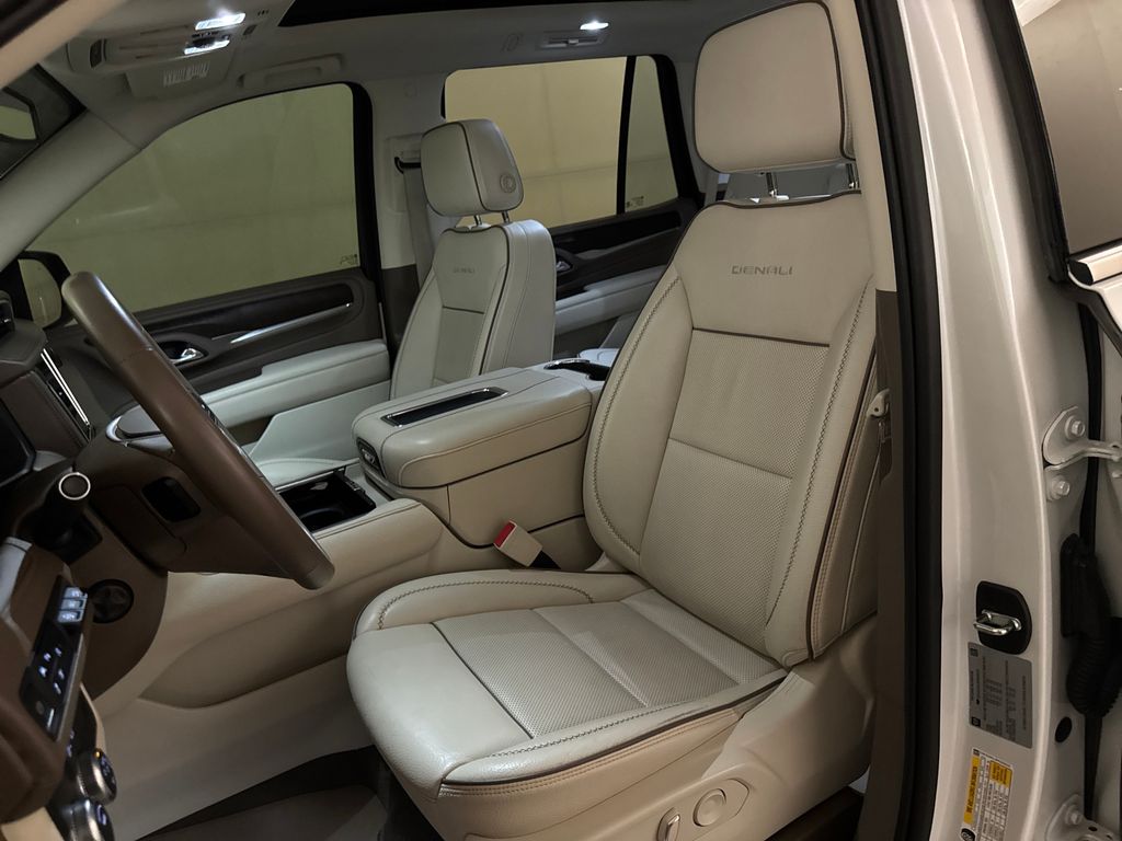 2023 White Frost Tricoat GMC Yukon Denali RWD SUV