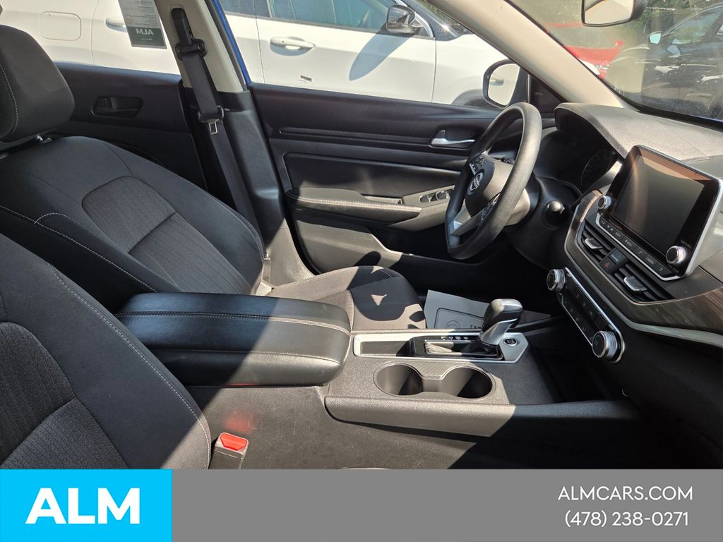 Used 2025 Blue Nissan 2.5 SV image 19