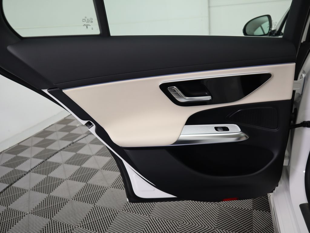 Thumbnail: 2025 Mercedes-Benz E-Class - 27