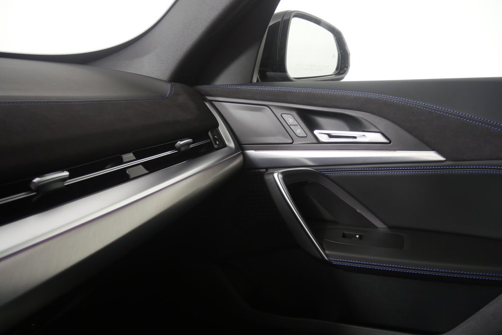 Thumbnail: 2027 BMW X1 - 22