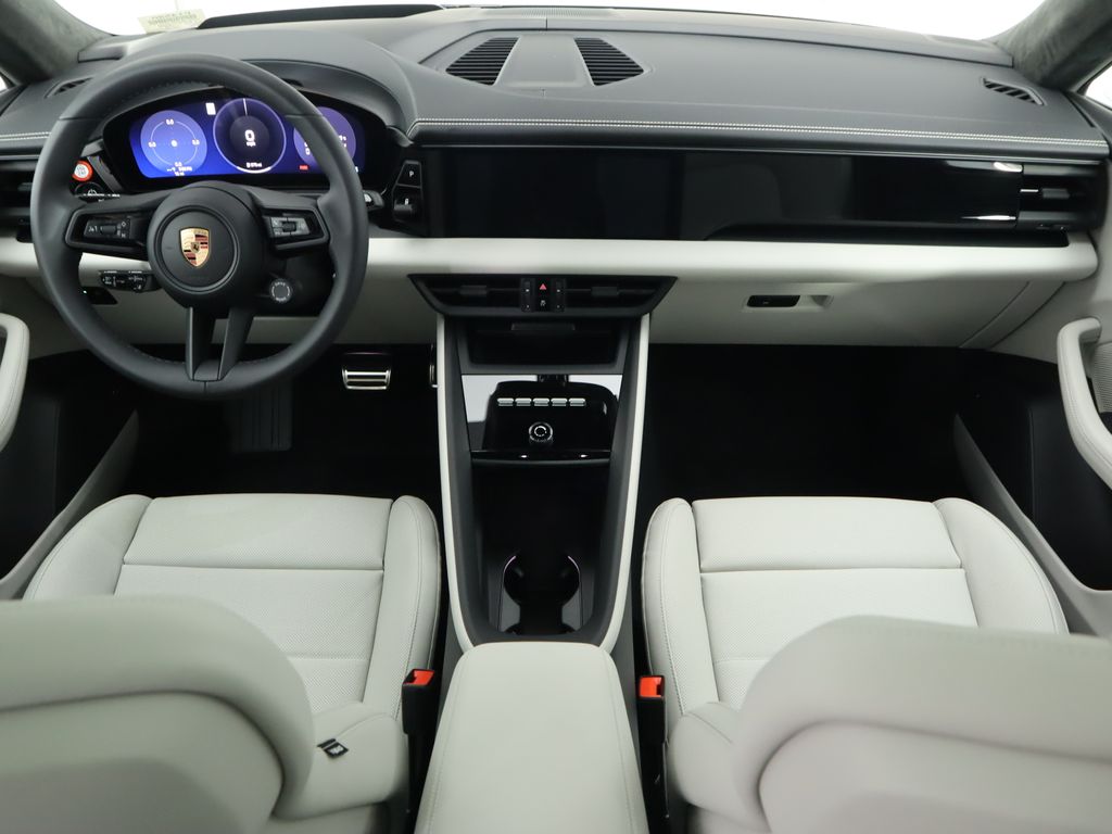 Thumbnail: 2025 Porsche Macan - 16