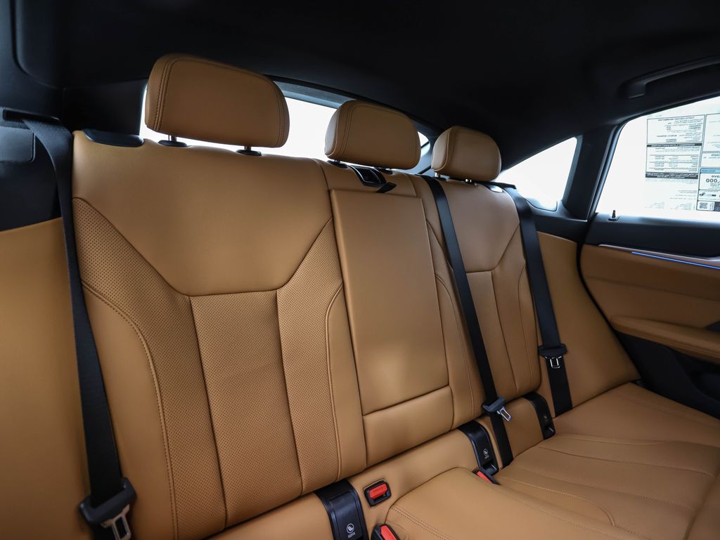 Thumbnail: 2026 BMW i4 - 28