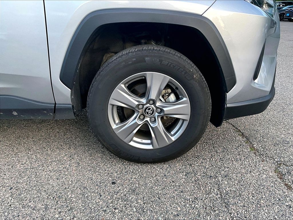 2025 Toyota RAV4 Hybrid — photo 7
