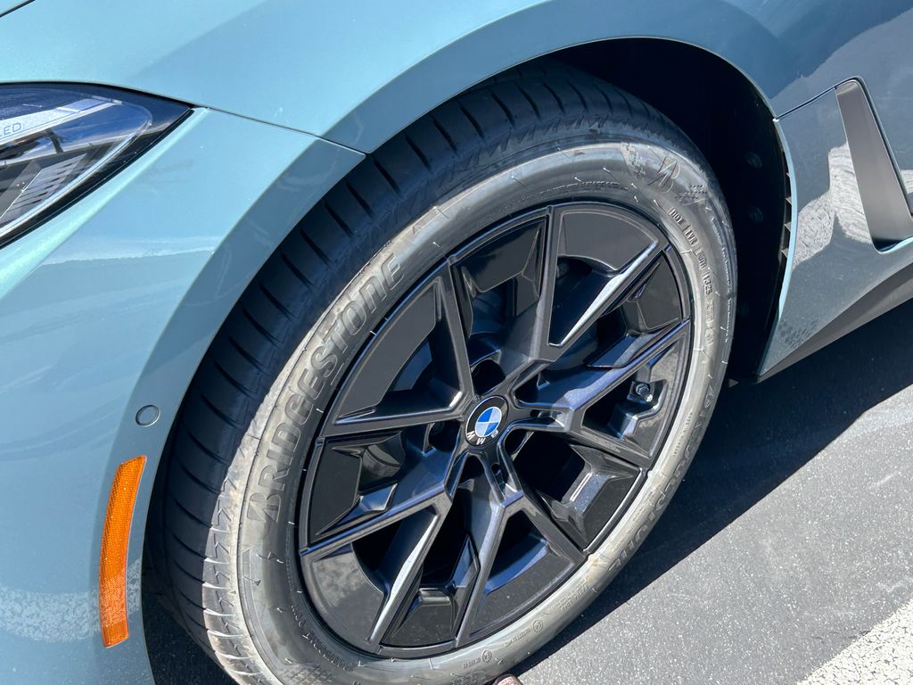 Thumbnail: 2025 BMW i4 - 3