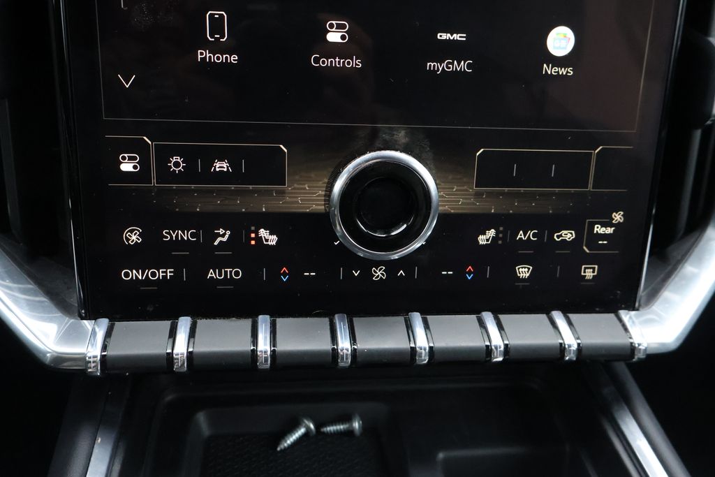 Thumbnail: 2025 GMC Acadia - 24