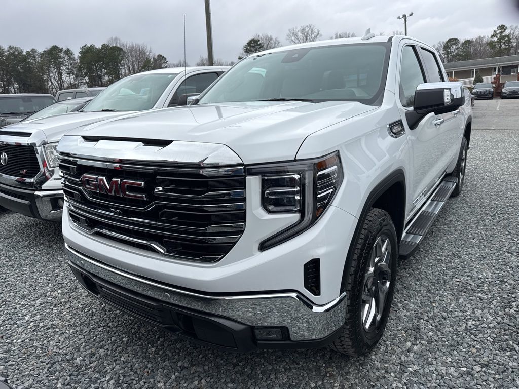 2025 GMC Sierra 1500 SLT's photo