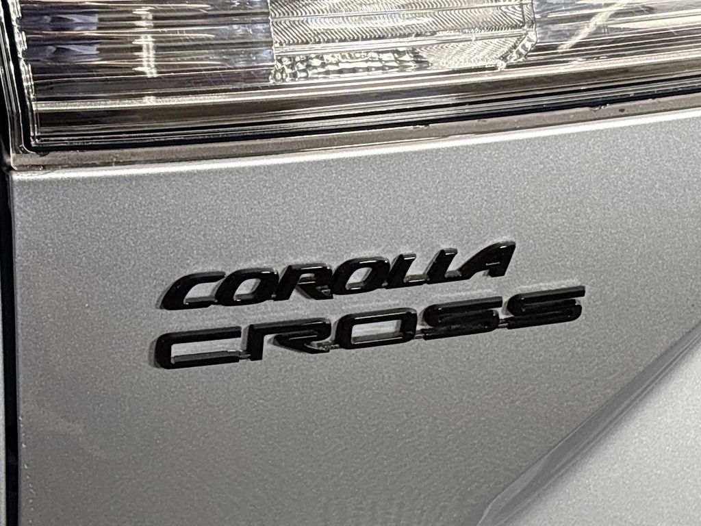 2024 Toyota Corolla Cross Hybrid SE
