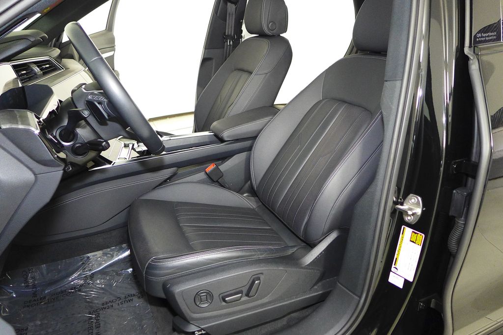 Thumbnail: 2024 Audi Q8 e-tron - 22