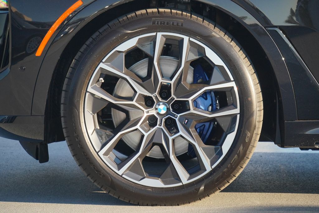 2025 BMW X7 M60i 5