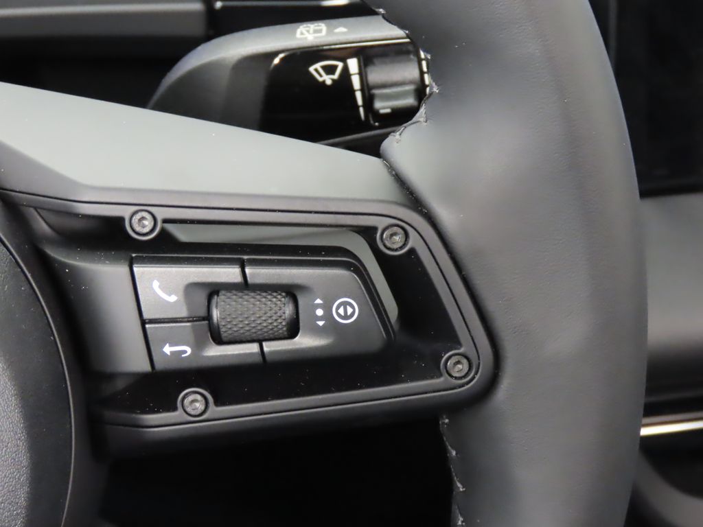 Thumbnail: 2024 Porsche Macan - 23