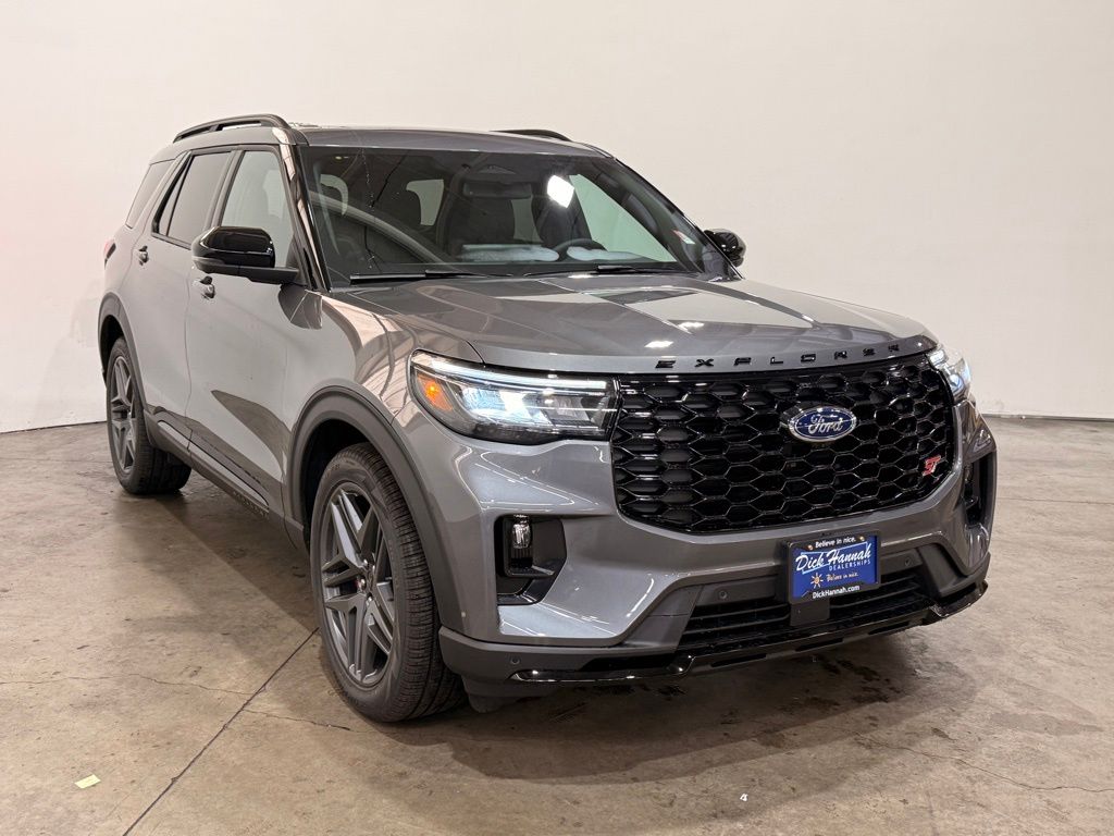 2025 Ford Explorer ST photo 3