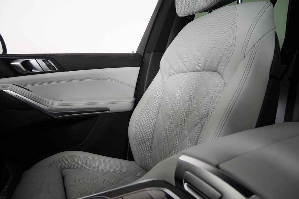 Thumbnail: 2026 BMW X5 - 22